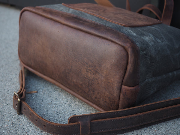 Day Bag in 37oz Heavy Olive Canvas/Snuff Mohawk