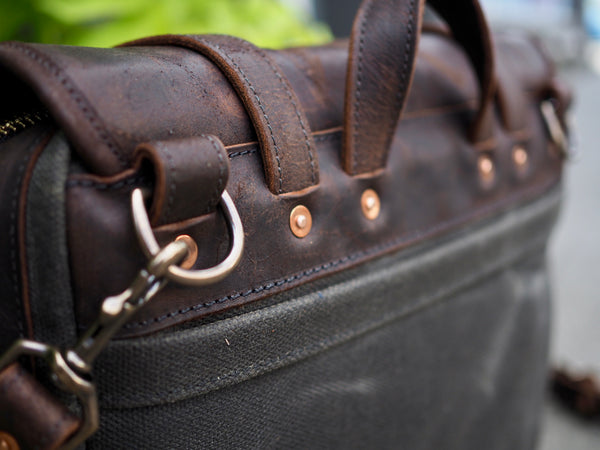 Field Bag in 37oz Heavy Olive Waxed Canvas/Snuff Mohawk Leather