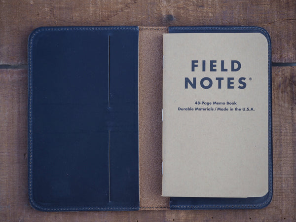 Field Notes/Passport Wallet in Navy Chromexcel