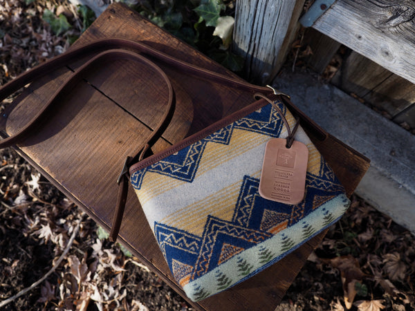 Small Cross Body Purse in American Treasure Light Pendleton®